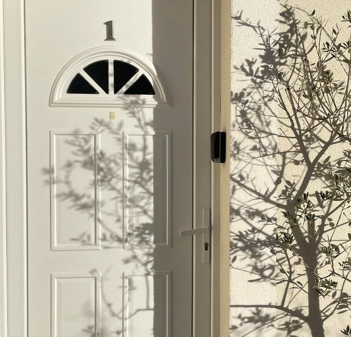 Le Clos Du Moulin 1 - Maison Avec Jardin, 3 Chambres Pres D'Avignon En Provence (Adults Only) Entraigues-sur-la-Sorgue 0*,