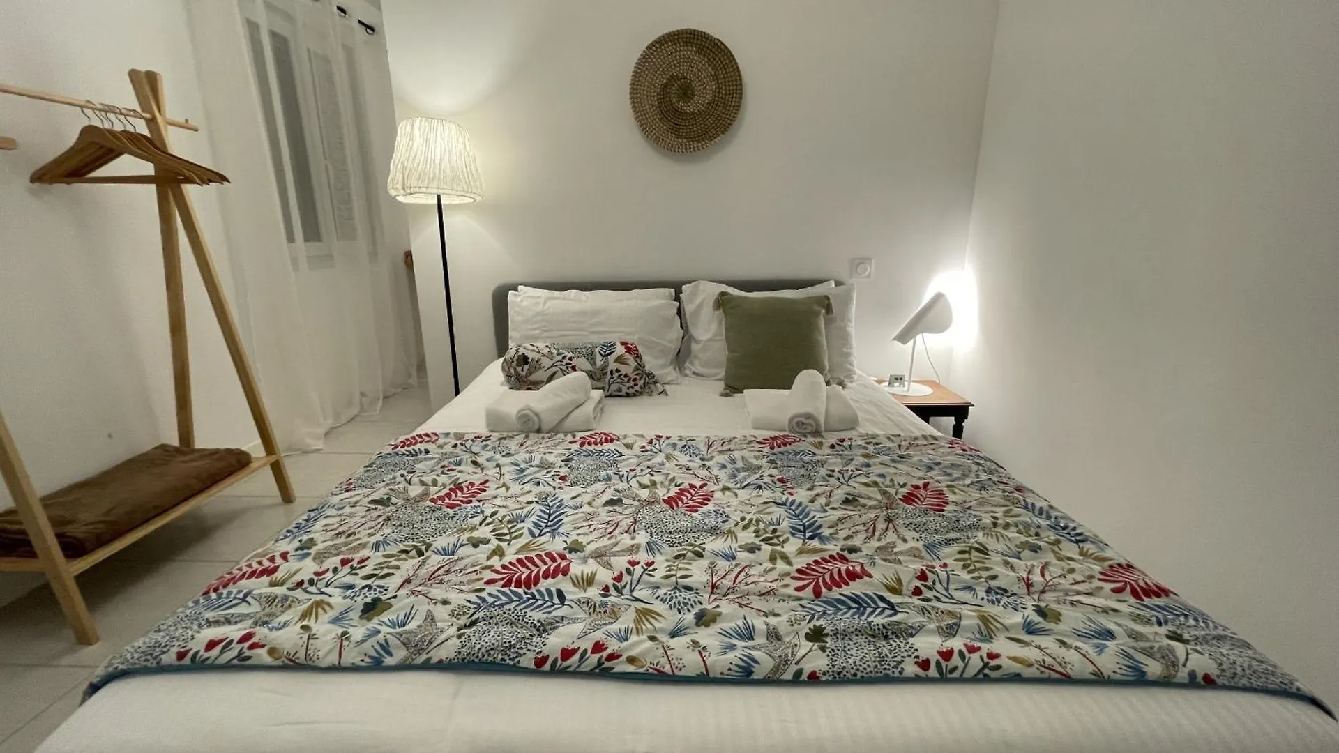 Le Clos Du Moulin 1 - Maison, Jardin, 3 Chambres (Adults Only) Entraigues-sur-la-Sorgue